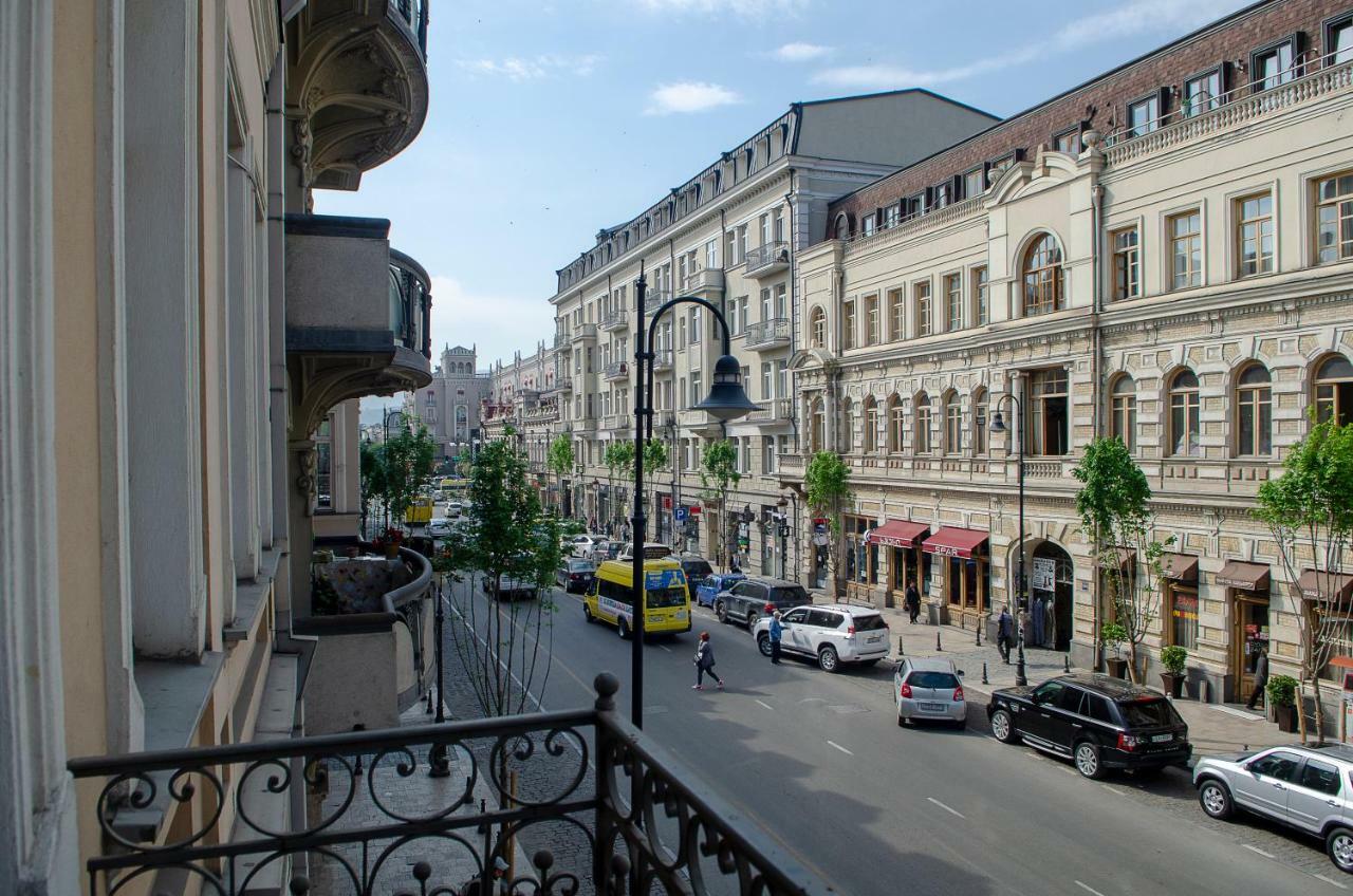 Home@97 On Aghmashenebeli Avenue Тбілісі Екстер'єр фото