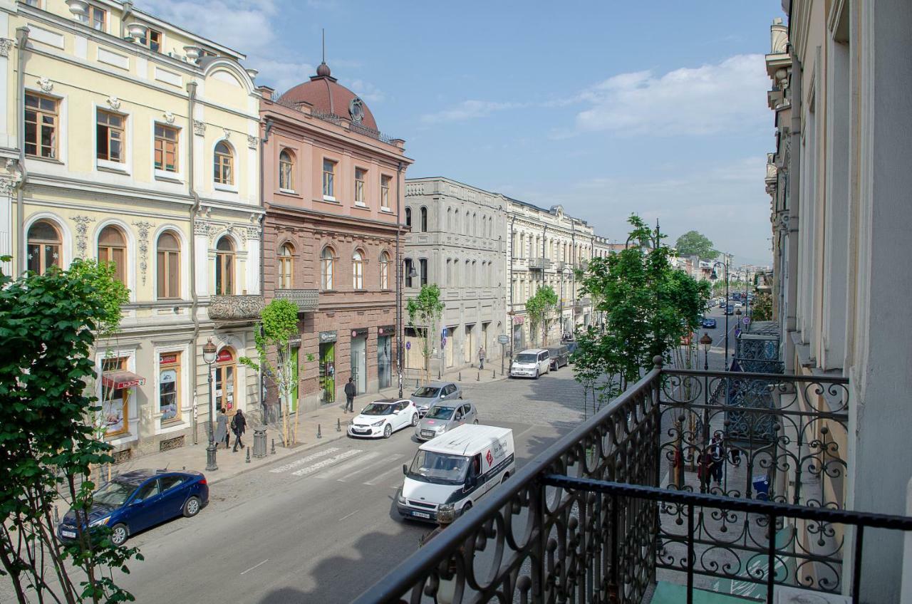 Home@97 On Aghmashenebeli Avenue Тбілісі Екстер'єр фото